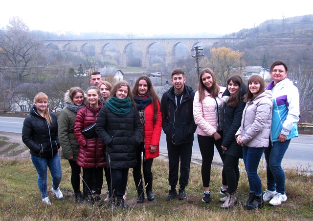 Фотопауза з віадуком у с. Плебанівка